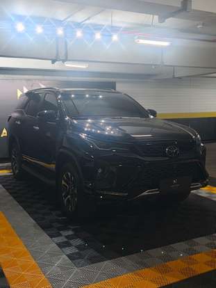 TOYOTA-HILUX SW4-2024