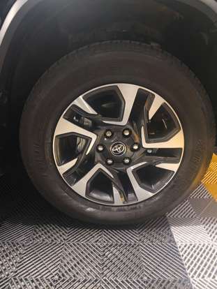 TOYOTA-HILUX SW4-2024