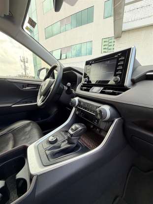 TOYOTA-RAV4-2019
