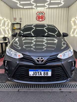 TOYOTA-YARIS-2022