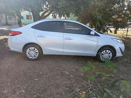 TOYOTA-YARIS-2020