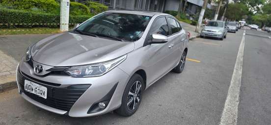 TOYOTA-YARIS-2019