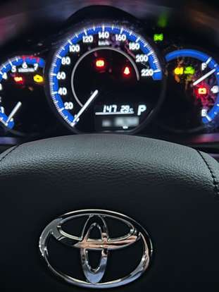 TOYOTA-YARIS-2021