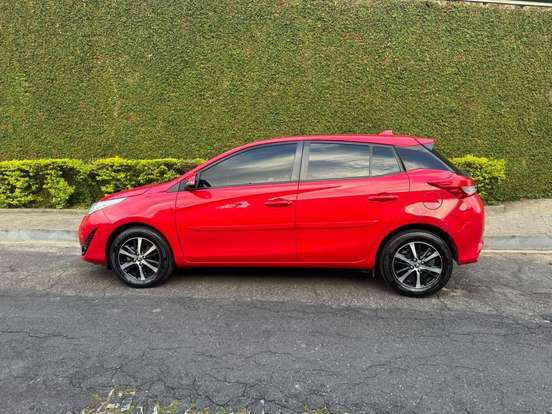 TOYOTA-YARIS-2018
