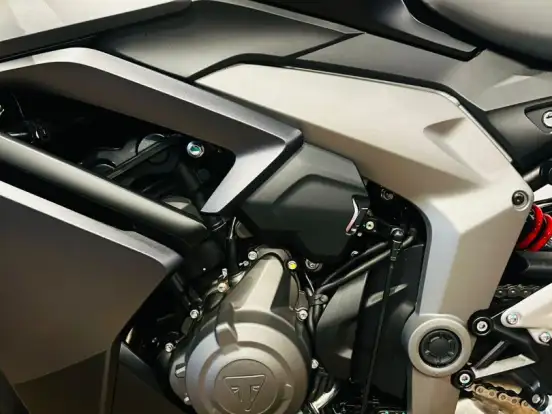 TRIUMPH-DAYTONA 660 TRIUMPH-DAYTONA 660-2024