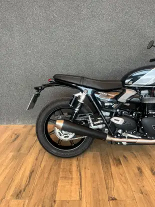 TRIUMPH-SPEED TWIN 900-2025