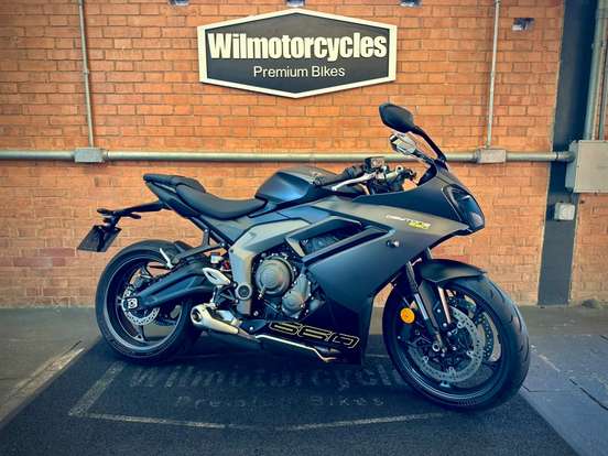 TRIUMPH-DAYTONA 660-2025
