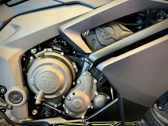 TRIUMPH-DAYTONA 660 TRIUMPH-DAYTONA 660-2025