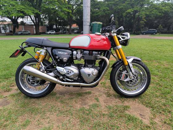 TRIUMPH THRUXTON R 
