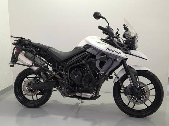 TRIUMPH TIGER 800 XR 