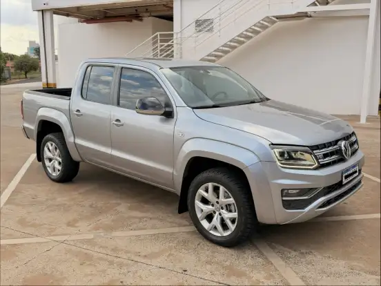 VOLKSWAGEN-AMAROK-2021