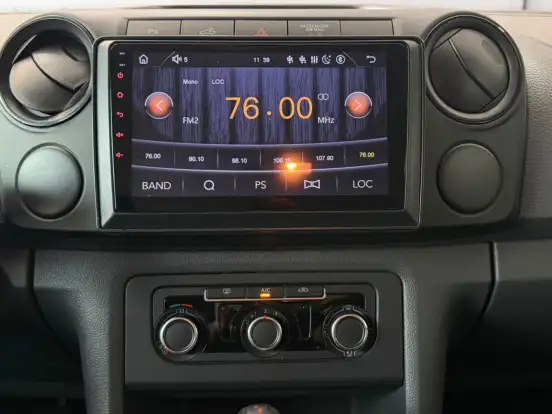 VOLKSWAGEN-AMAROK-2015