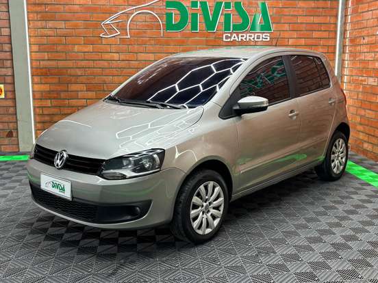 VOLKSWAGEN-FOX-2012