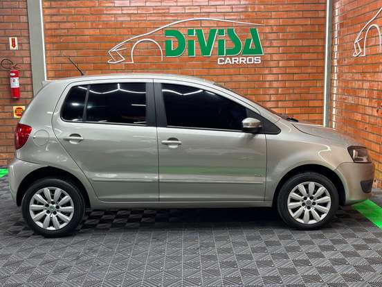 VOLKSWAGEN-FOX-2012