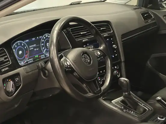 VOLKSWAGEN-GOLF-2016