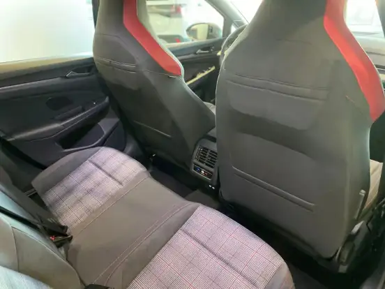 VOLKSWAGEN-GOLF-2026