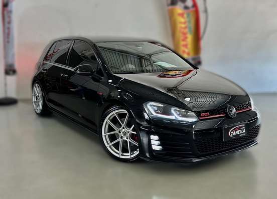 VOLKSWAGEN-GOLF-2017