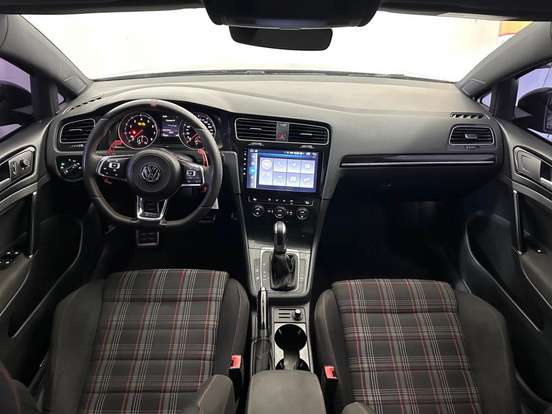 VOLKSWAGEN-GOLF-2.0 TSI GTI 16V TURBO GASOLINA 4P AUTOMÁTICO VOLKSWAGEN-GOLF-2017