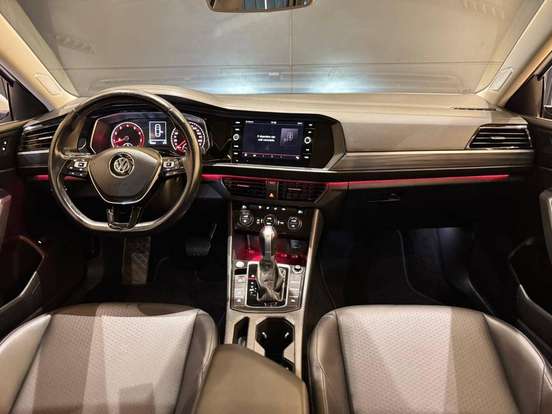 VOLKSWAGEN-JETTA-2018