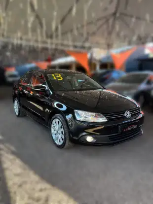 VOLKSWAGEN-JETTA-2013