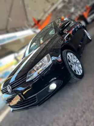 VOLKSWAGEN-JETTA-2013