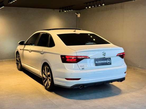 VOLKSWAGEN-JETTA-2019