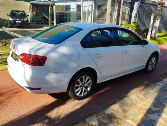 VOLKSWAGEN-JETTA-2014