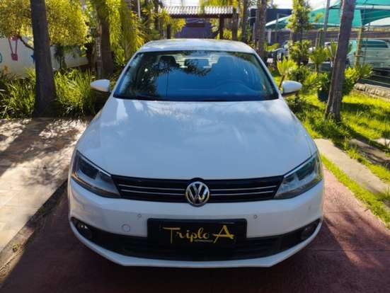 VOLKSWAGEN-JETTA-2014