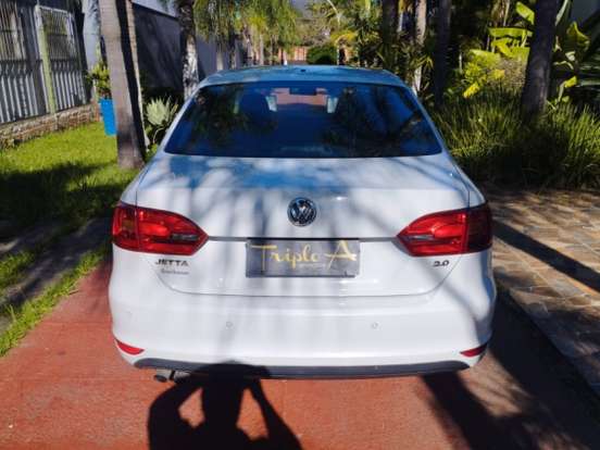 VOLKSWAGEN-JETTA-2.0 COMFORTLINE FLEX 4P TIPTRONIC VOLKSWAGEN-JETTA-2014