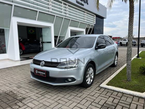 VOLKSWAGEN JETTA 2.0 COMFORTLINE FLEX 4P TIPTRONIC