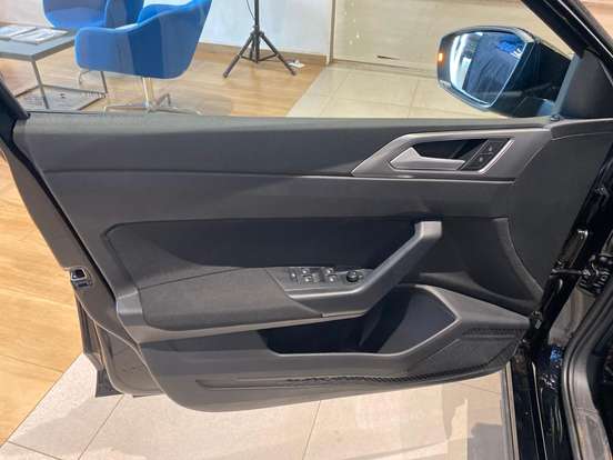 VOLKSWAGEN-NIVUS-1.0 200 TSI TOTAL FLEX COMFORTLINE AUTOMÁTICO VOLKSWAGEN-NIVUS-2025