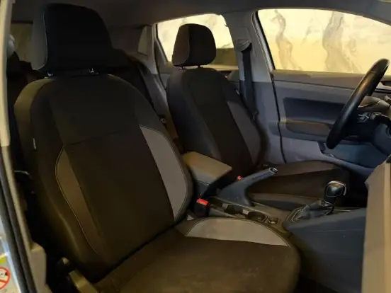 VOLKSWAGEN-POLO-2017