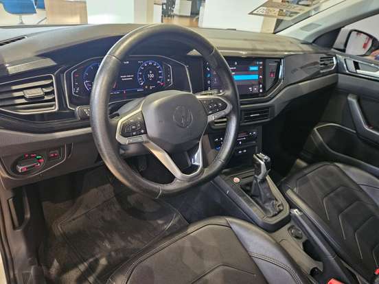 VOLKSWAGEN-POLO-2022