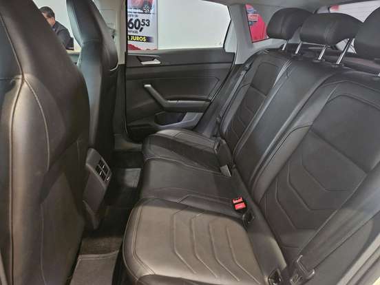 VOLKSWAGEN-POLO-2022