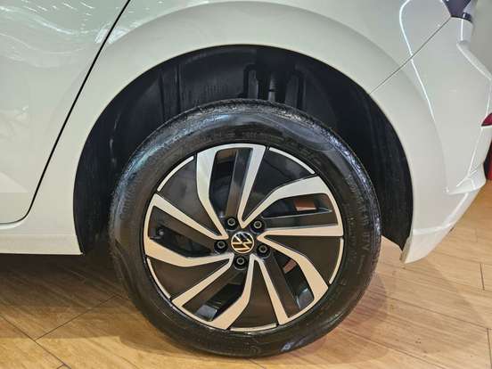 VOLKSWAGEN-POLO-1.0 170 TSI HIGHLINE AUTOMÁTICO VOLKSWAGEN-POLO-2022