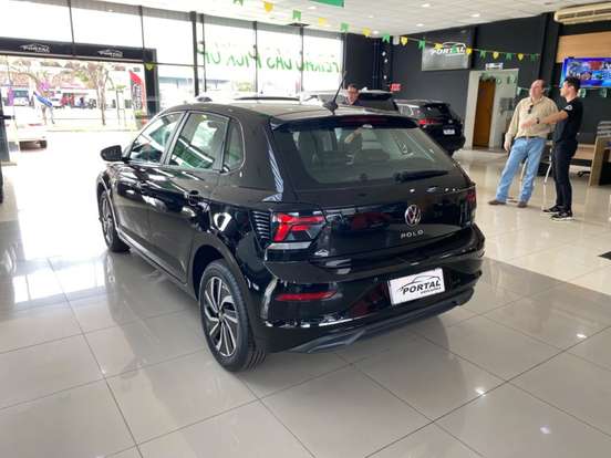 VOLKSWAGEN-POLO-2022