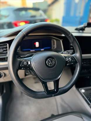 VOLKSWAGEN-POLO-2019