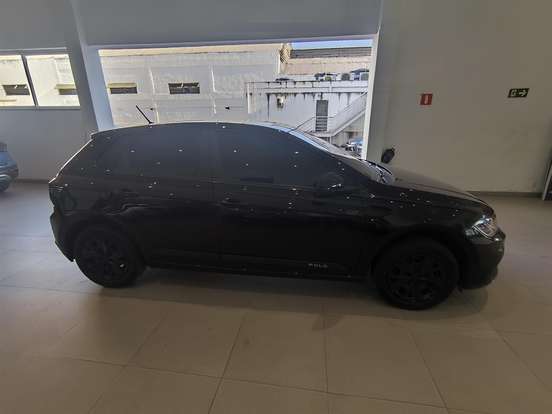VOLKSWAGEN-POLO-2023