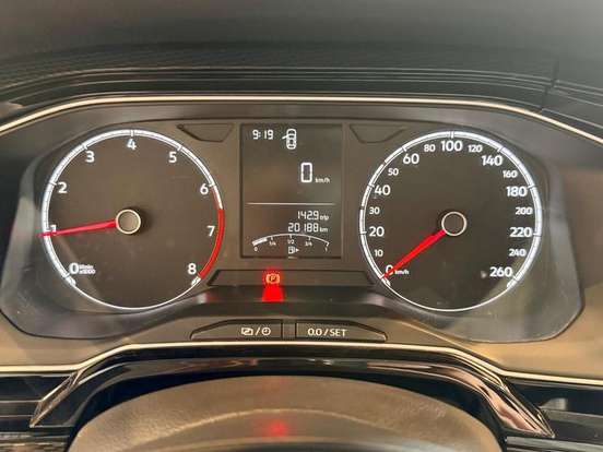 VOLKSWAGEN-POLO-2025