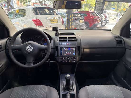 VOLKSWAGEN-POLO-1.6 MI 8V FLEX 4P MANUAL VOLKSWAGEN-POLO-2005