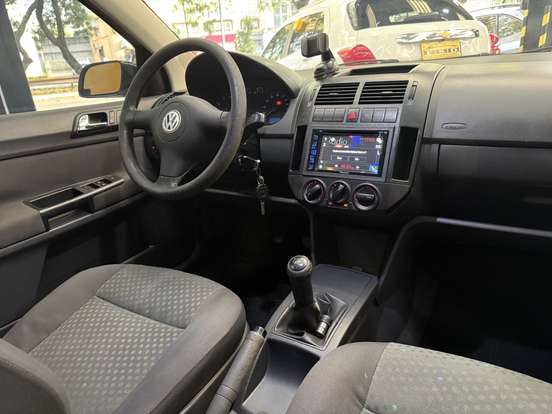 VOLKSWAGEN-POLO-1.6 MI 8V FLEX 4P MANUAL VOLKSWAGEN-POLO-2005