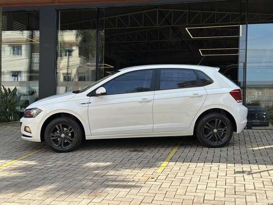 VOLKSWAGEN-POLO-2019