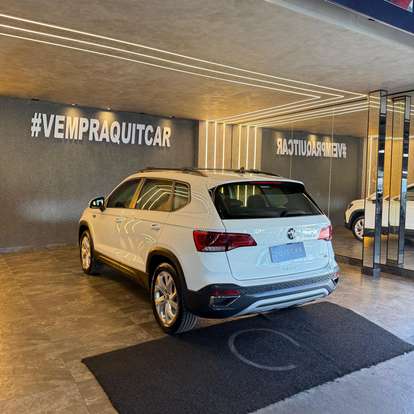 VOLKSWAGEN-TAOS-2023