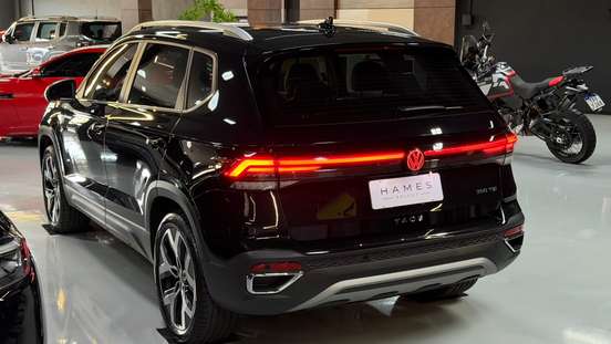 VOLKSWAGEN-TAOS-2026