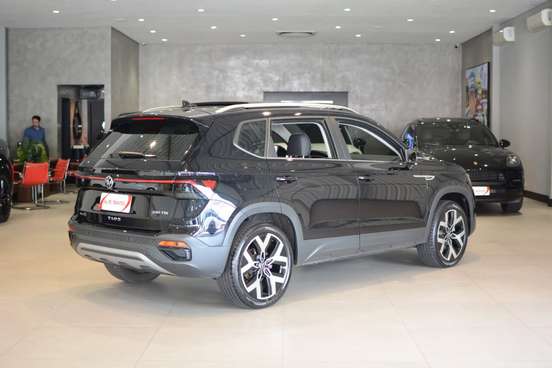 VOLKSWAGEN-TAOS-2025