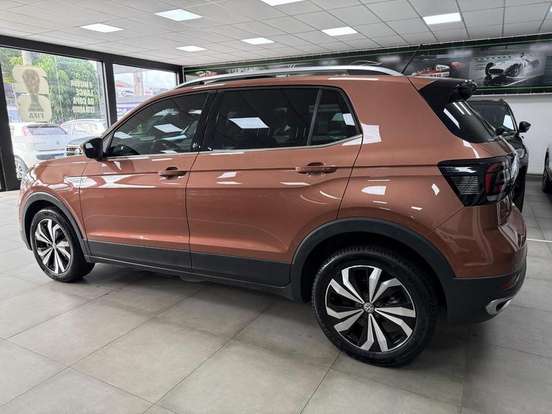 VOLKSWAGEN-T-CROSS-2019