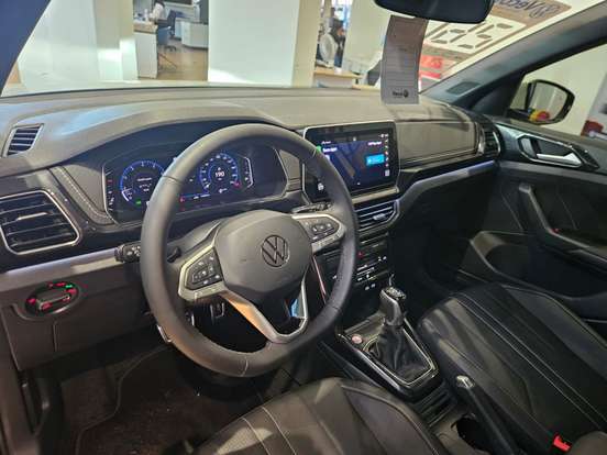 VOLKSWAGEN-T-CROSS-2025