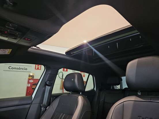 VOLKSWAGEN-T-CROSS-2025