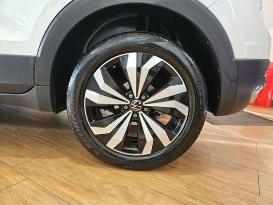 VOLKSWAGEN-T-CROSS-2024