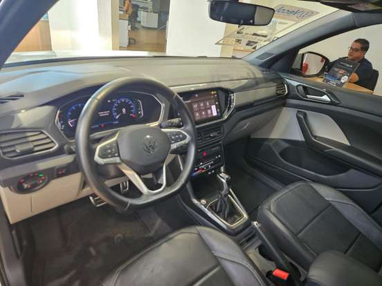 VOLKSWAGEN-T-CROSS-2024